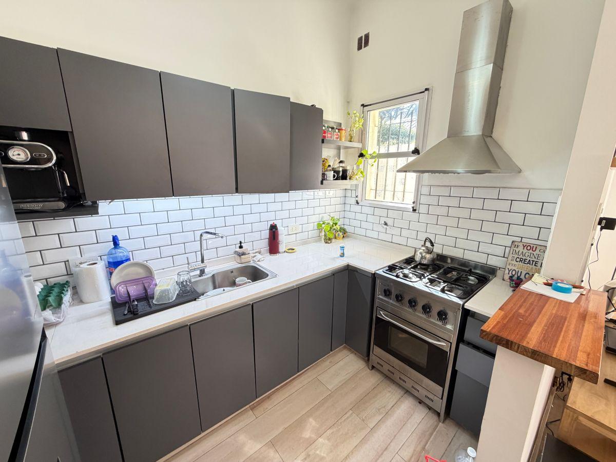 Foto de DEPARTAMENTO PH EN PLANTA BAJA DE 2 AMBIENTES LANÚS OESTE - VENTA, imagen 2