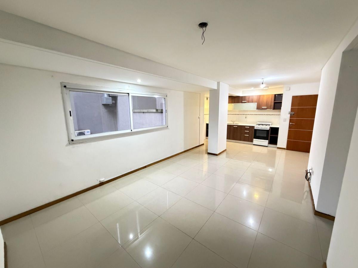 Foto de DEPARTAMENTO 2 AMBIENTES EN ALQUILER, imagen 1