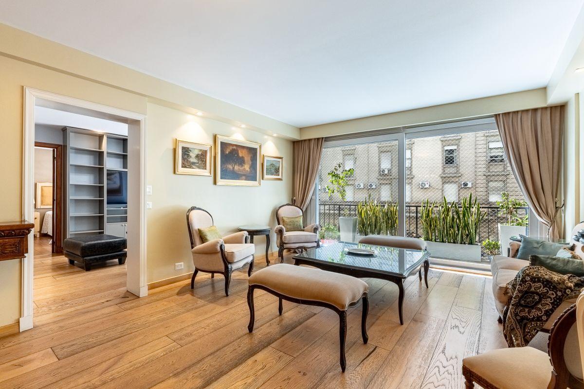 Foto de Excelente Apt frente al Hotel Alvear de 190 m2. Linda vista. Balcón, imagen 4
