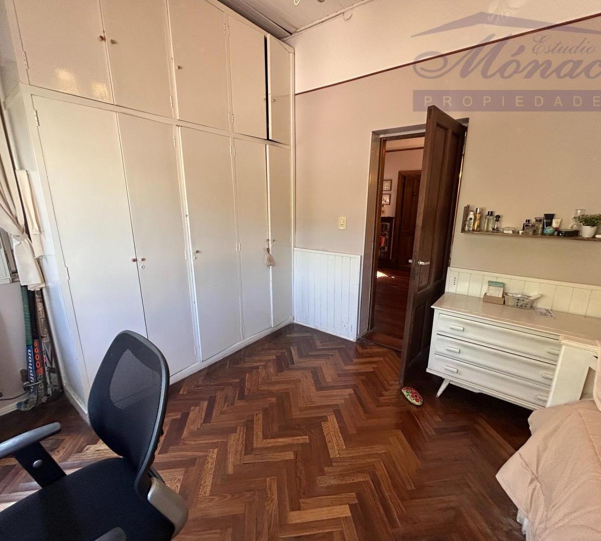 Única! Casa 5 Amb en Esquina Jardin Delantero y Patio. 3
