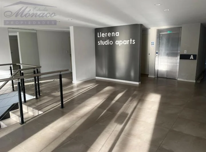 Oportunidad! Amplio 2 amb Fte con Balcón. 2