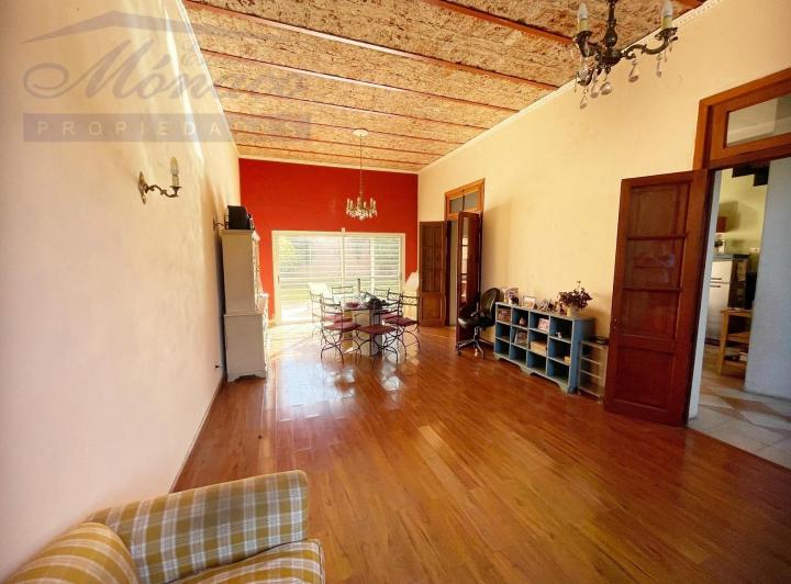 Oportunidad! Hermosa Casa 5 amb con fondo. Lote 8.66x29!! 4