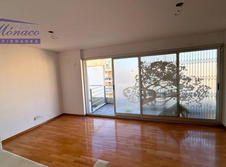 Semipiso 3 amb Categoria. Balcon terraza. Edif. con piscina. 4