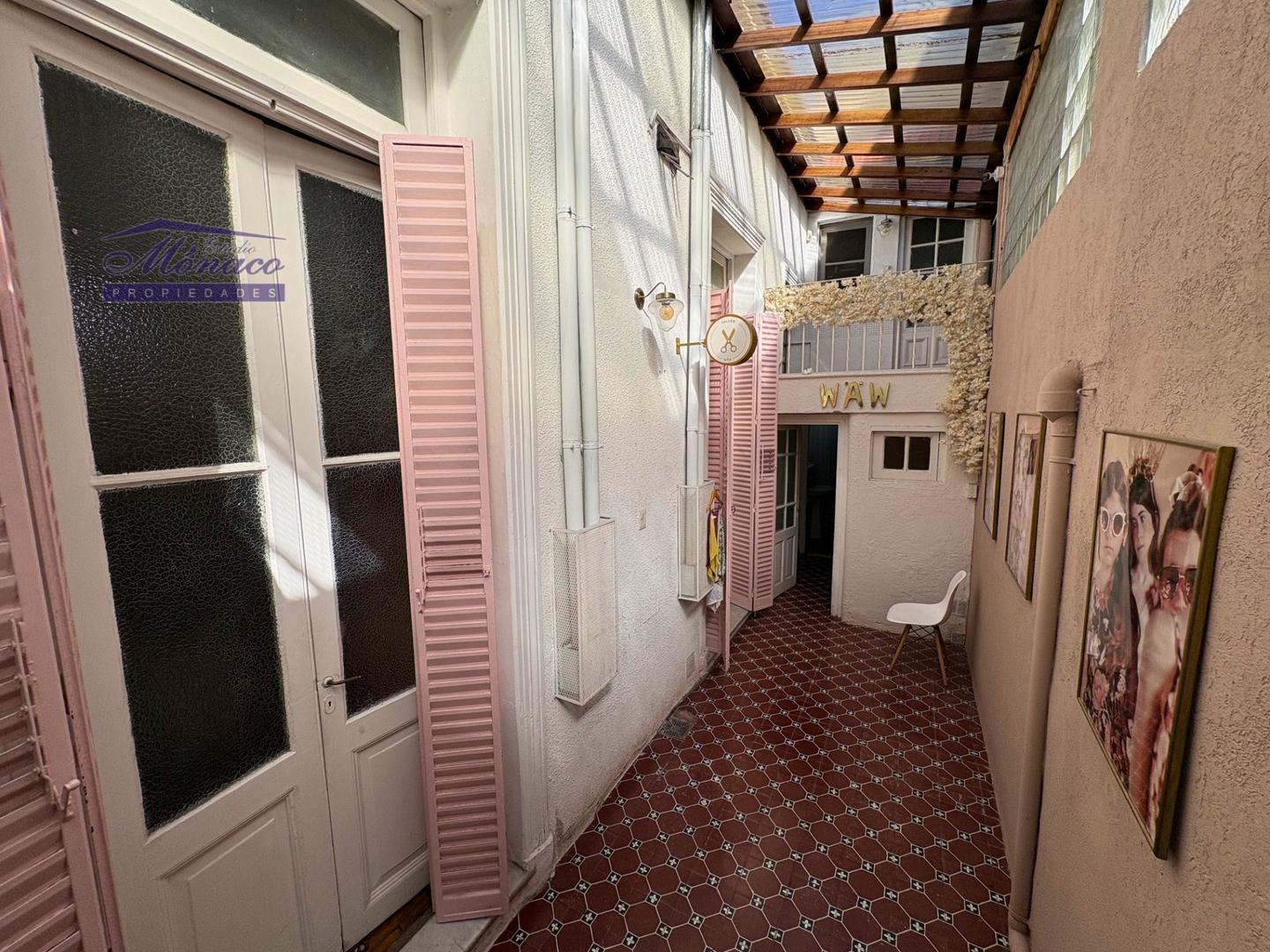 Foto de USO COMERCIAL.- Casa 4 amb c/patio cubierto y terraza!!, imagen 4