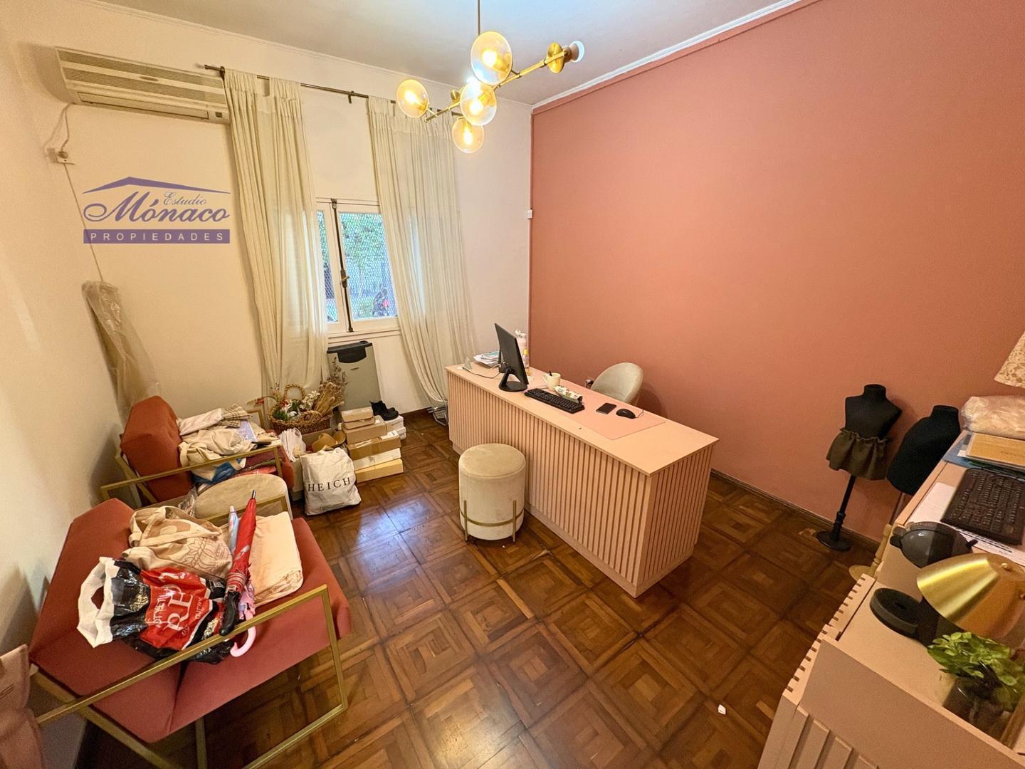 USO COMERCIAL.- Casa 4 amb c/patio cubierto y terraza!!