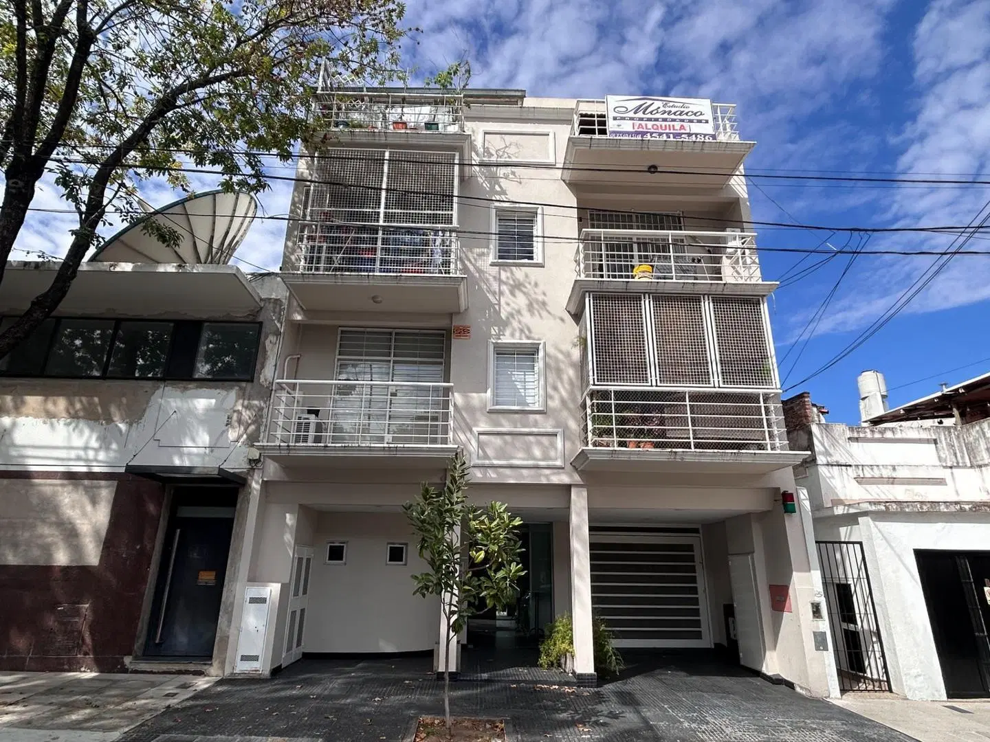 2 amb Fte Balcon terraza. Cochera Movil. 4