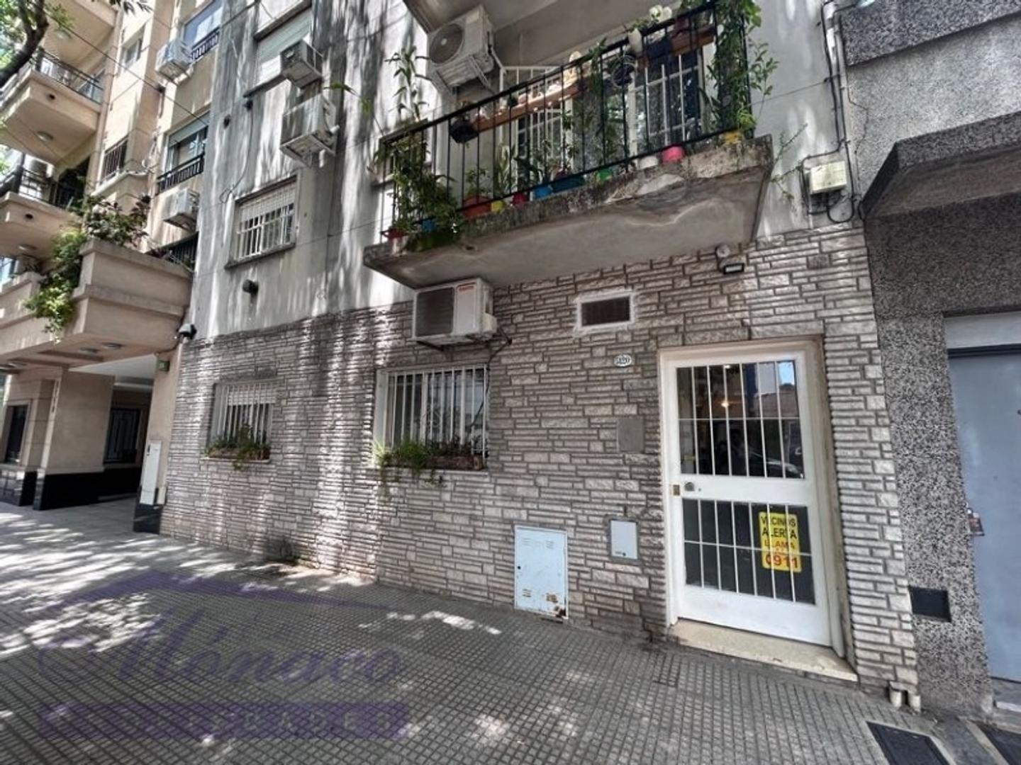 3 amb con al frente con patio cubierto/ dormitorio