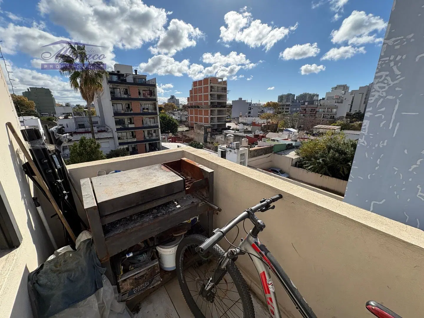 Amplio 2 amb 62 m2 aprox.cfte con balcon corrido. Impecable! 4