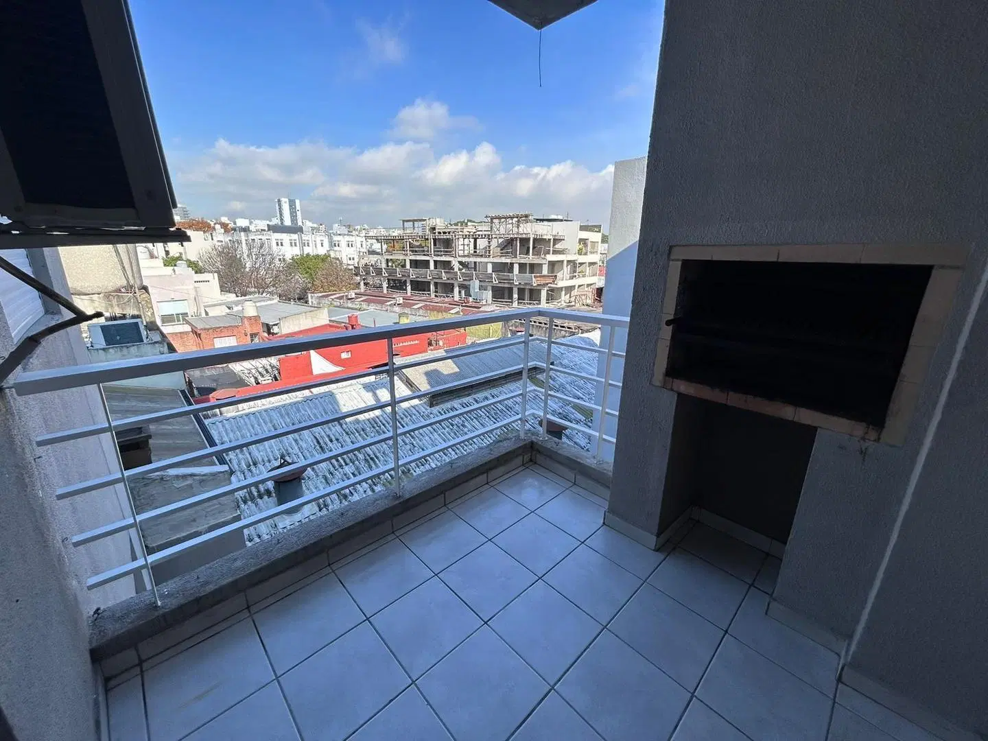Excelente 2 amb con balcón y parrilla propia. Edif con Sum 2