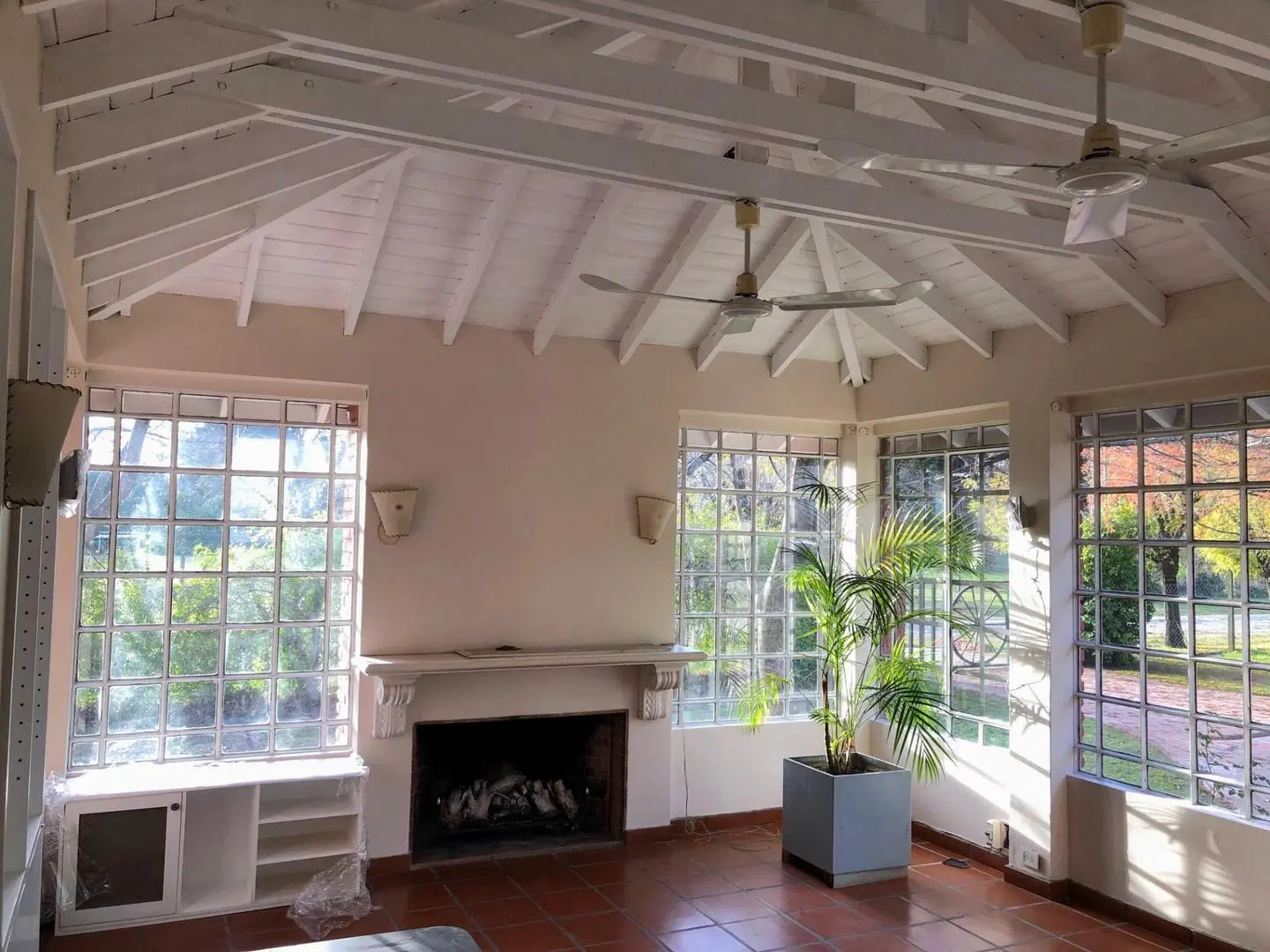 SIN COMISION! Oportunidad! Casa B° Cerrado lote de 3005m2 4