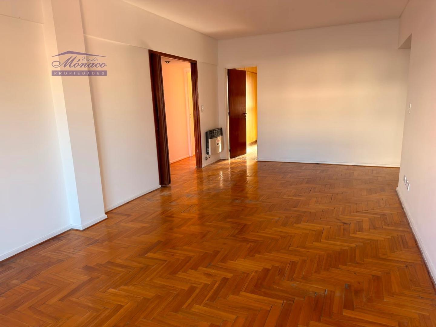 Foto de Hermoso 3 amb. con balcón al fte. Cocina indep. y lavadero, imagen 3