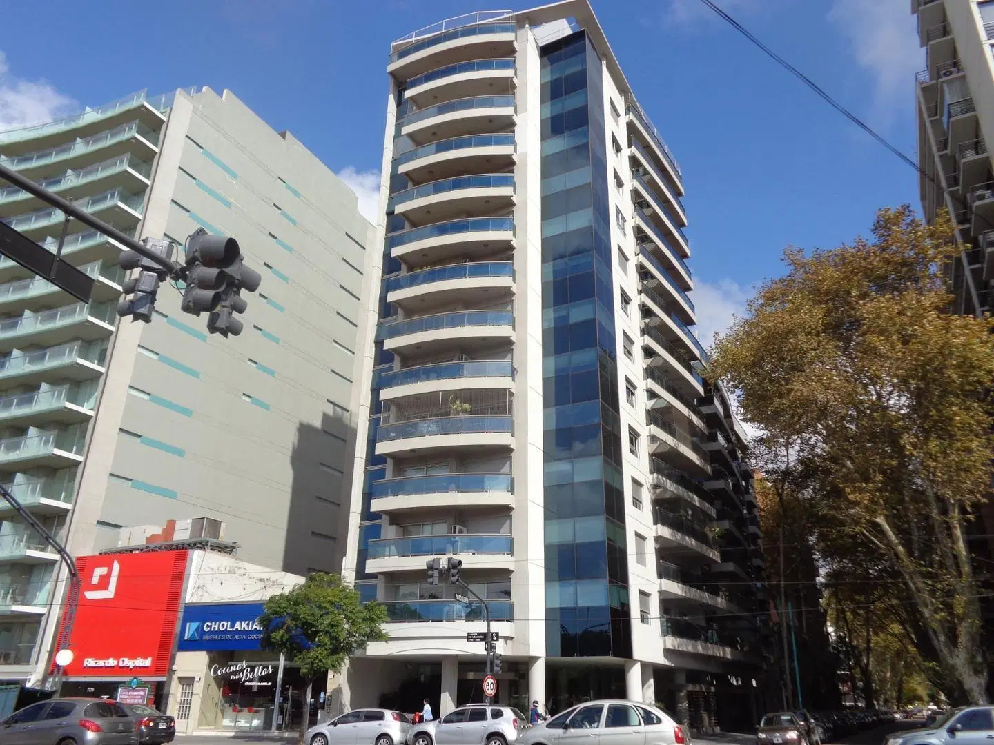 2 amb. frente con balcón. Categoria Full Amenities 2