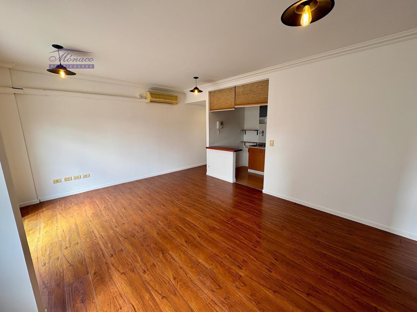 Foto de Amplio 2 amb 62 m2 aprox.cfte con balcon corrido. Impecable!, imagen 2