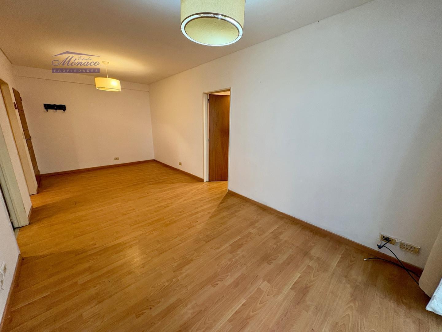 Foto de 2 amb. frente con balcón. Categoria Full Amenities, imagen 2