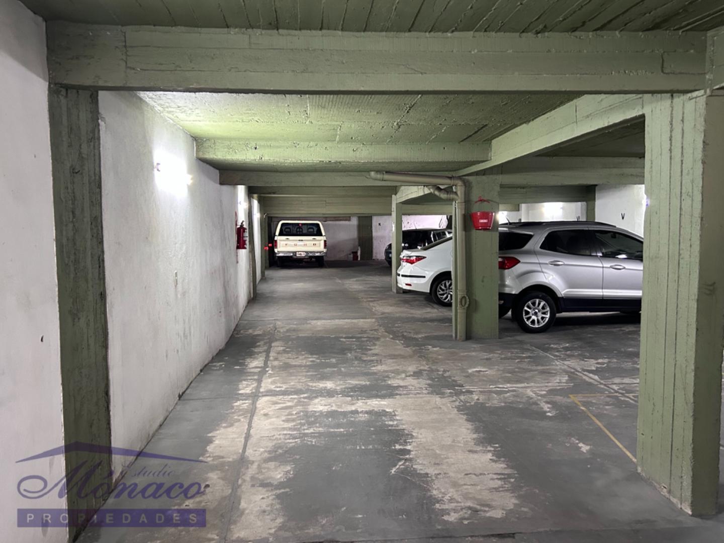 Foto de Excelente Cochera Cubierta, Amplia y Facil acceso..-, imagen 2