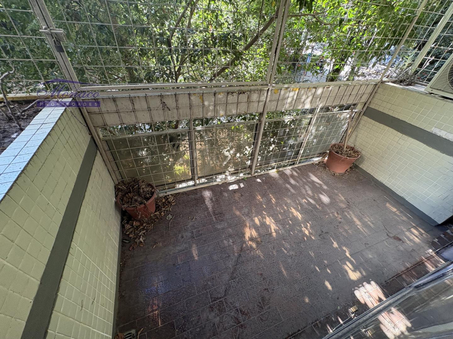 Foto de Amplio 3 amb.+ Dep. con dos grandes patios!, imagen 2