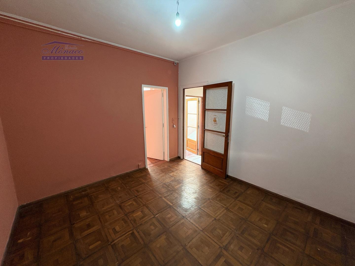 Foto de USO COMERCIAL.- Casa 4 amb c/patio cubierto y terraza!!, imagen 4