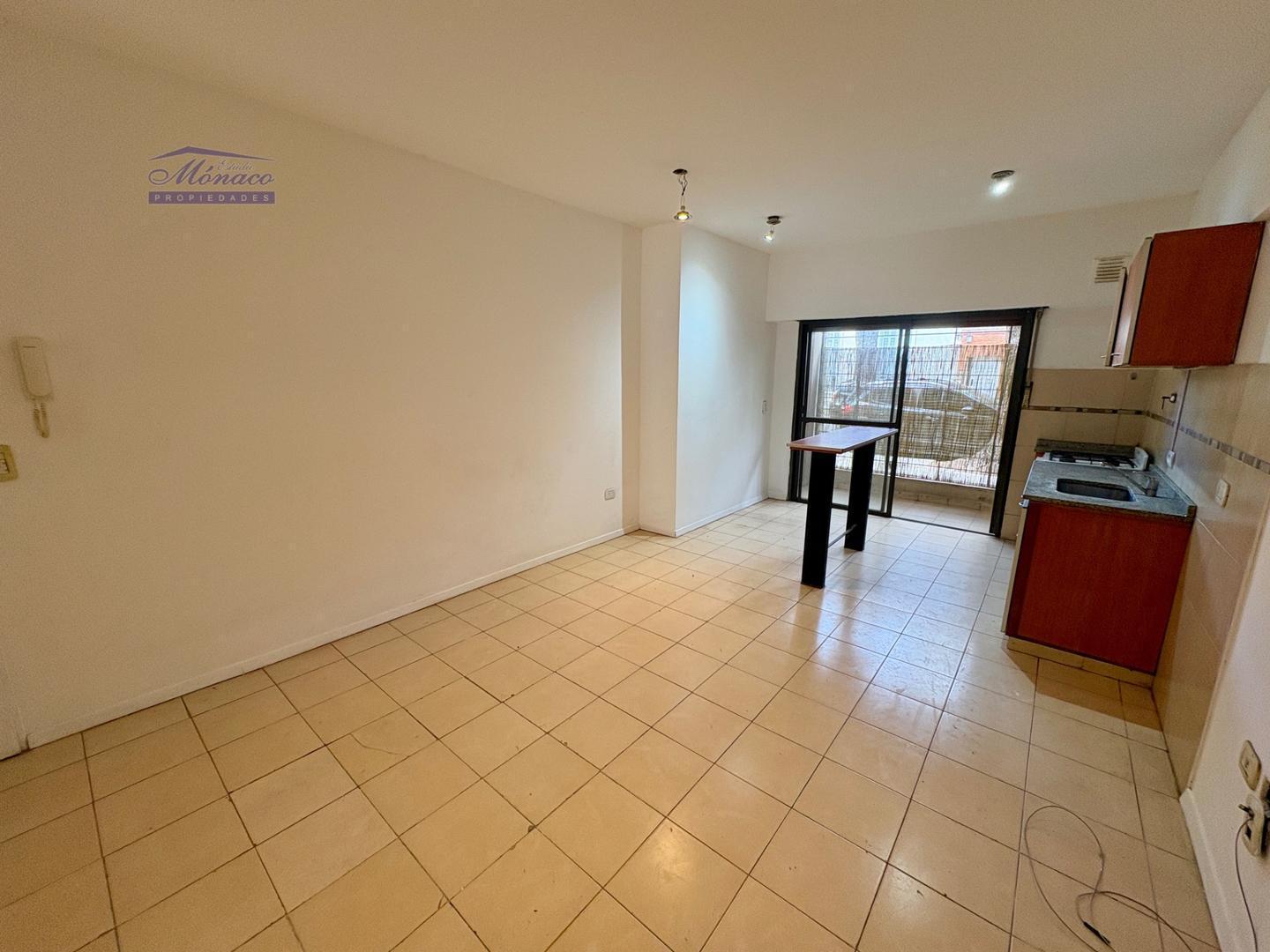 Foto de 2 AMB PB frente con Patio.-, imagen 1