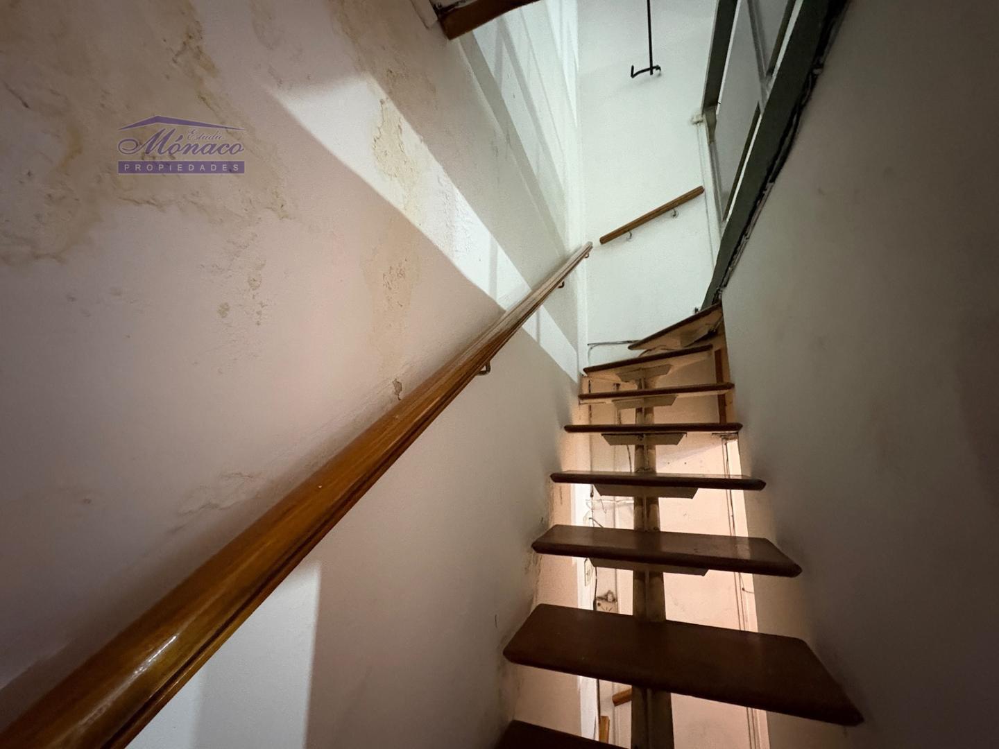 Foto de Local en galería- Con depósito y entre piso, imagen 3