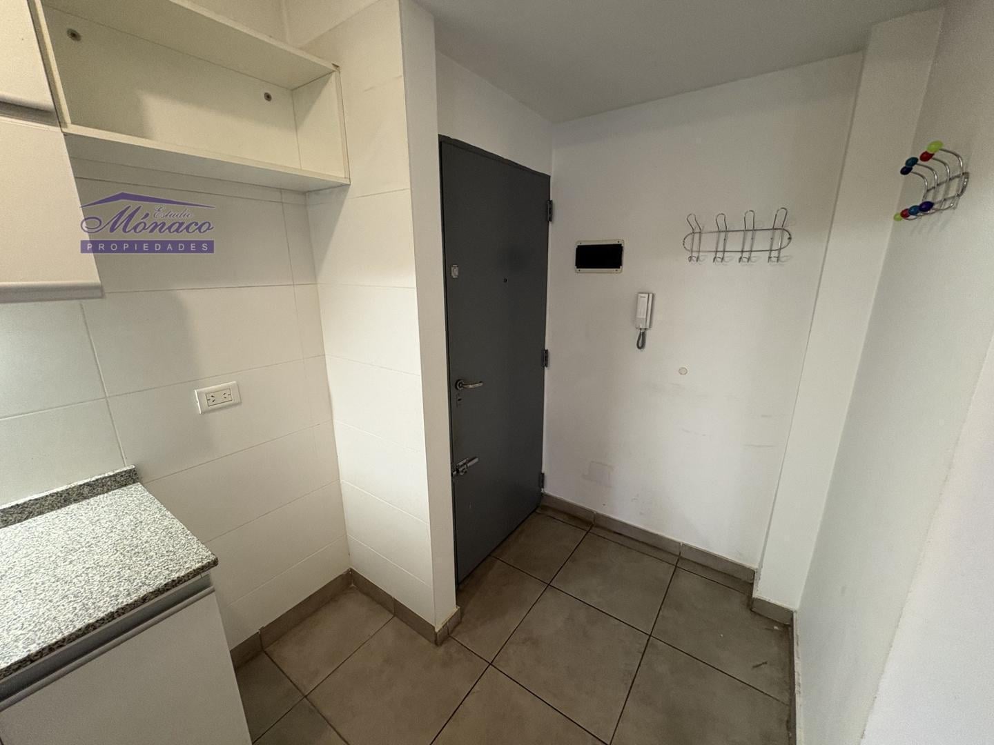 Foto de HERMOSO PH 2 AMB. EN DUPLEX AL FRENTE CON 2 BALCONES, imagen 4