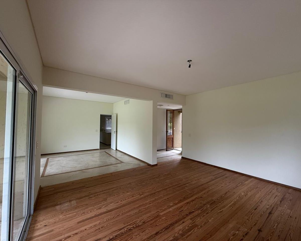 Foto de Casa en Venta APTA CREDITO BARRIO SAINT MATTTHEWS, PILAR, imagen 2