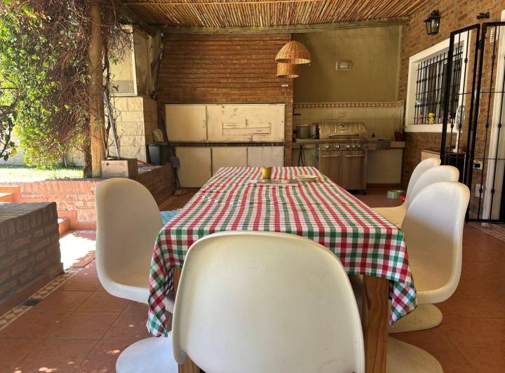 Casa Chalet  en Venta en Neuquen Capital, Neuquén, Patagonia 3