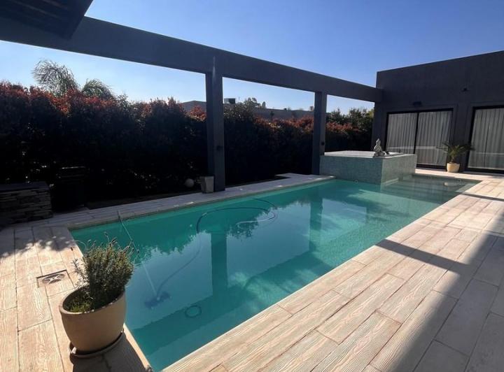 Casa en Venta en Barrio Santa Guadalupe, Pilar del Este, Pilar