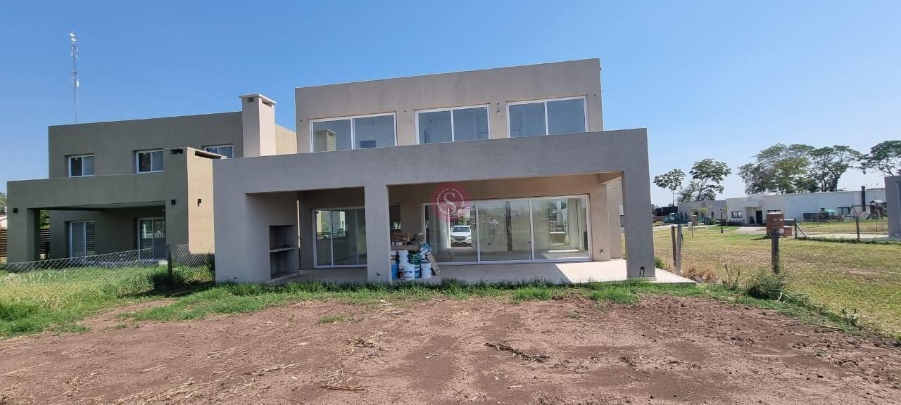Casa en Venta en Barrio Cerrado Santa Lucia, Pilar del Este, Pilar