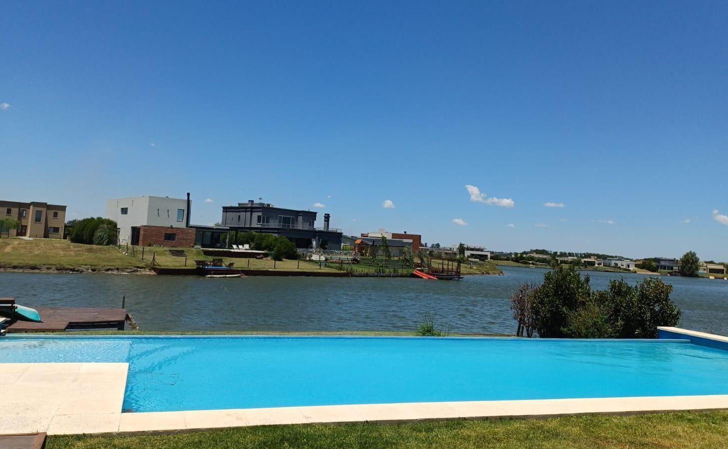 CASA EN VENTA  A LAGUNA SAN SEBASTIAN A10