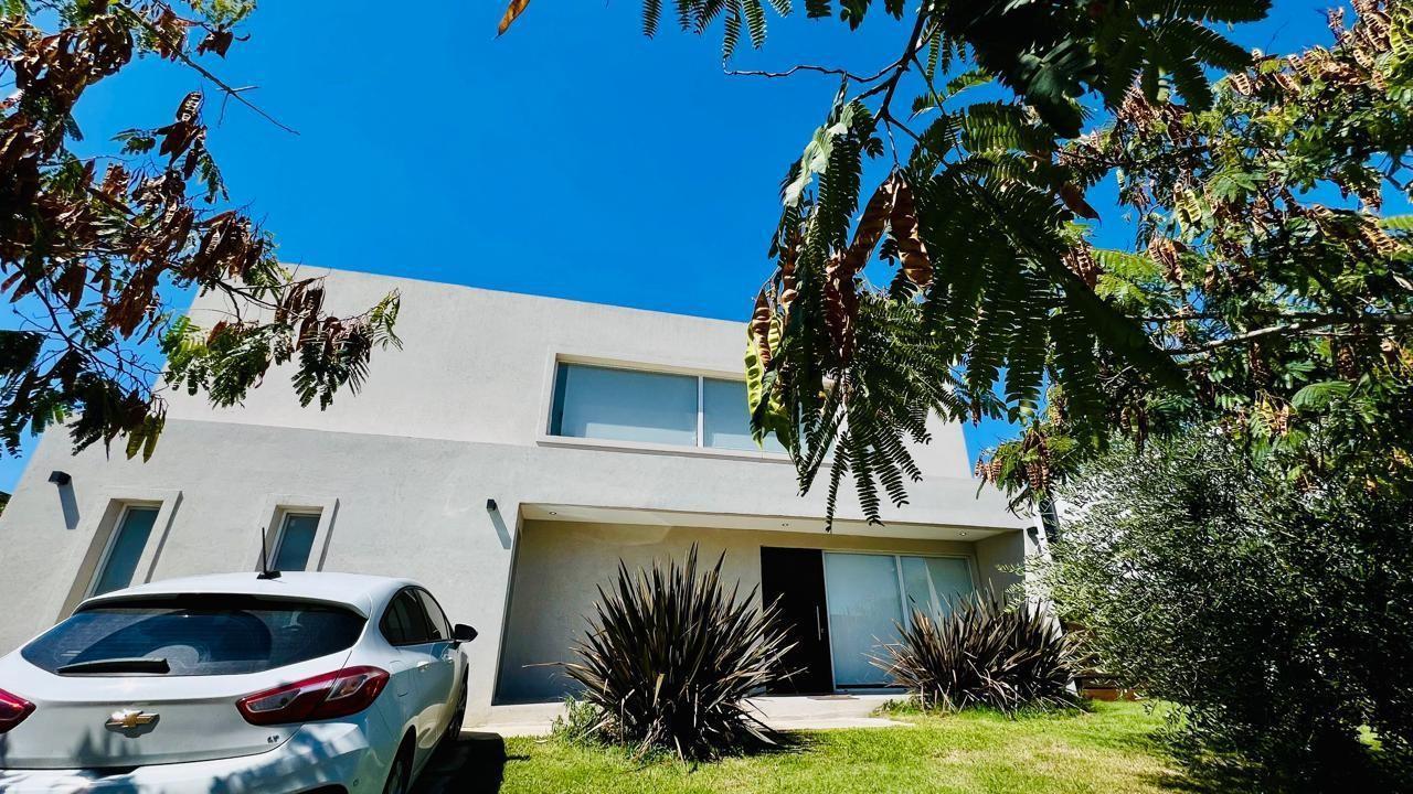 Casa en Venta en Santa Guadalupe, Pilar del Este, Pilar