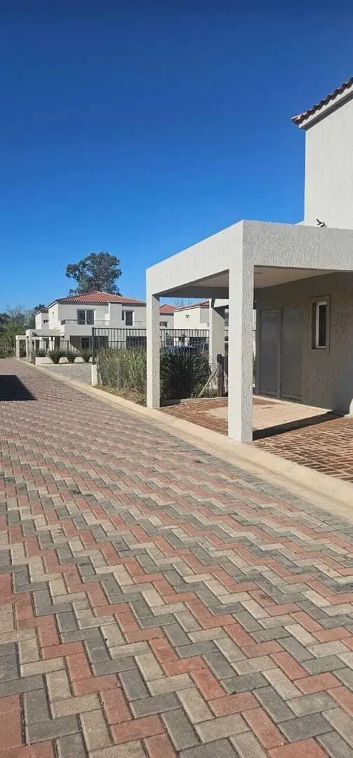 Casa en Venta en Chic Village, La Lonja, Pilar 5