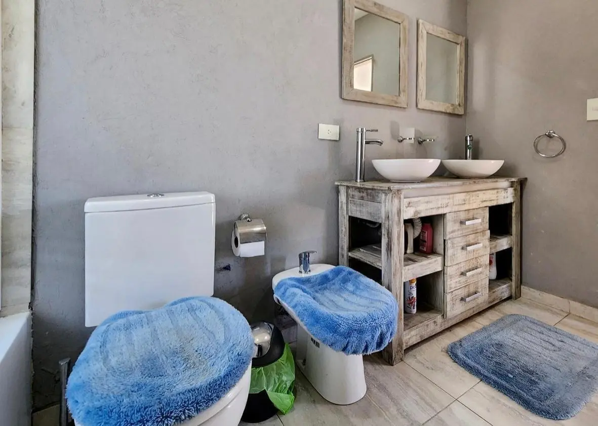 Casa Chalet en Venta en Santa Emilia, Pilar del Este, Pilar 4