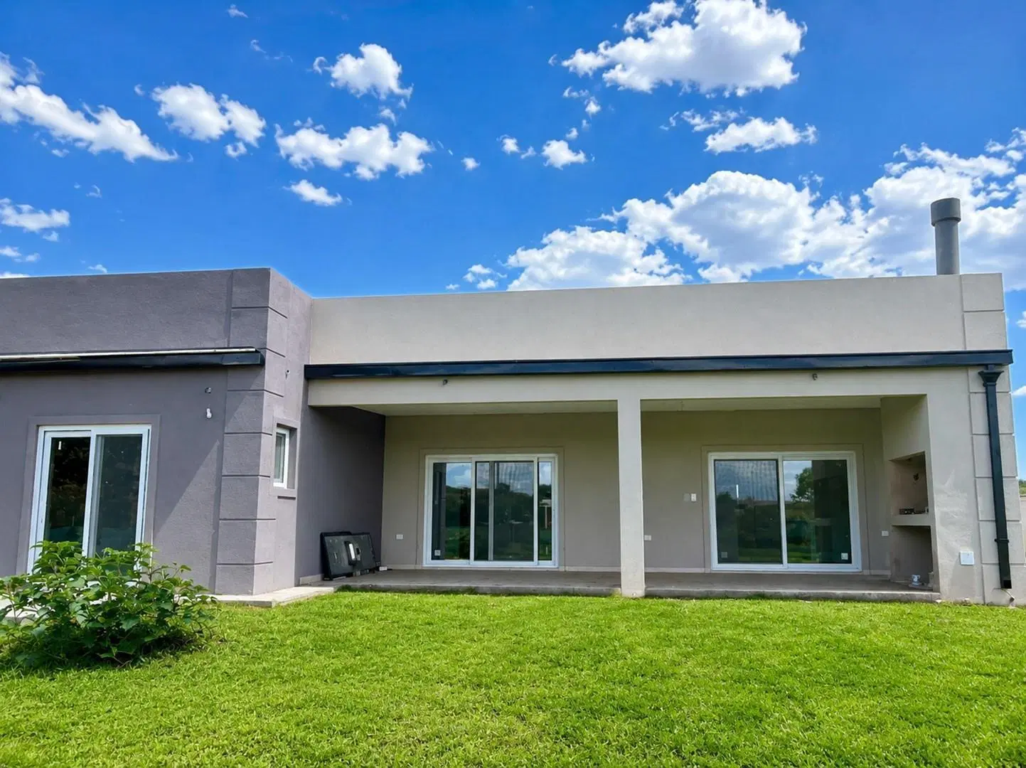 Casa  en Venta en Casuarinas del Pilar, Zelaya, Pilar 3