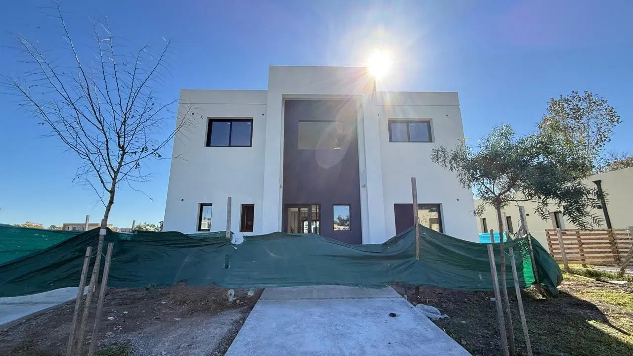 ESPECTACULAR Casa  en Venta en Santa Sofía, Pilar del Este, Pilar 3