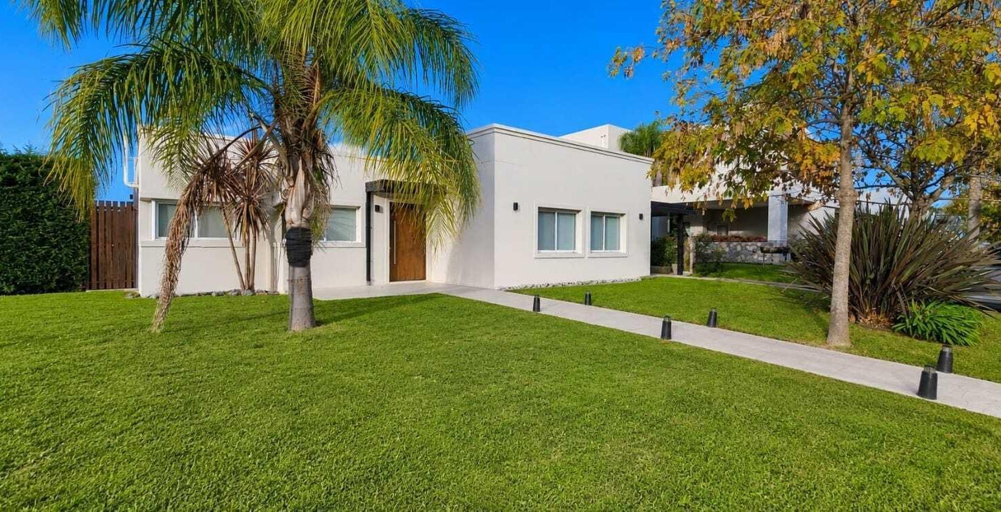 Casa en Venta en Santa Guadalupe, Pilar del Este, Pilar