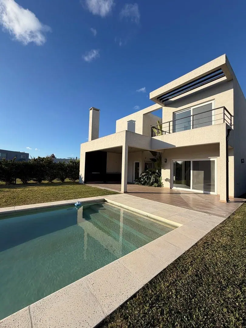 Casa Chalet  en Venta en Ayres Plaza, Pilar, G.B.A. Zona Norte 5