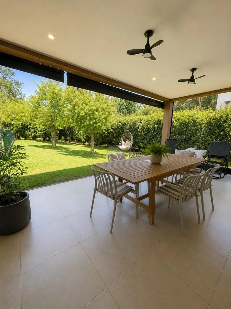 Casa  en Venta en Barrio San Alfonso, Pilar del Este, Pilar 5