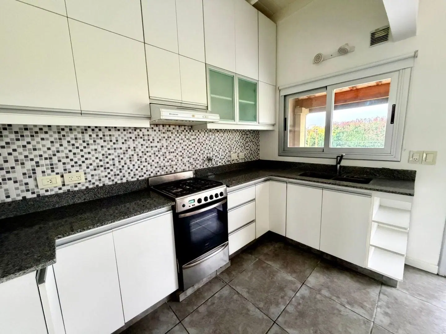 Casa  en Alquiler en San Ramiro, Pilar del Este, Pilar 4