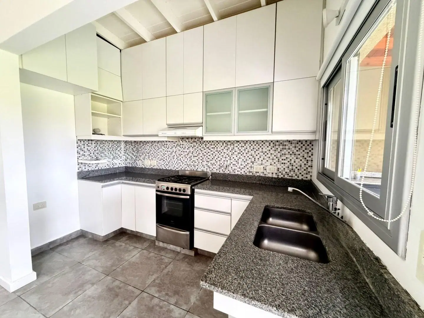 Casa  en Alquiler en San Ramiro, Pilar del Este, Pilar 2