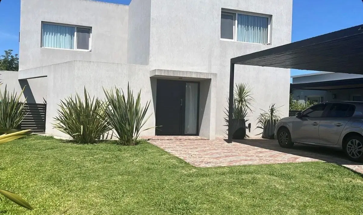 Casa Chalet en Venta en Ayres Plaza, Pilar, G.B.A. Zona Norte 3