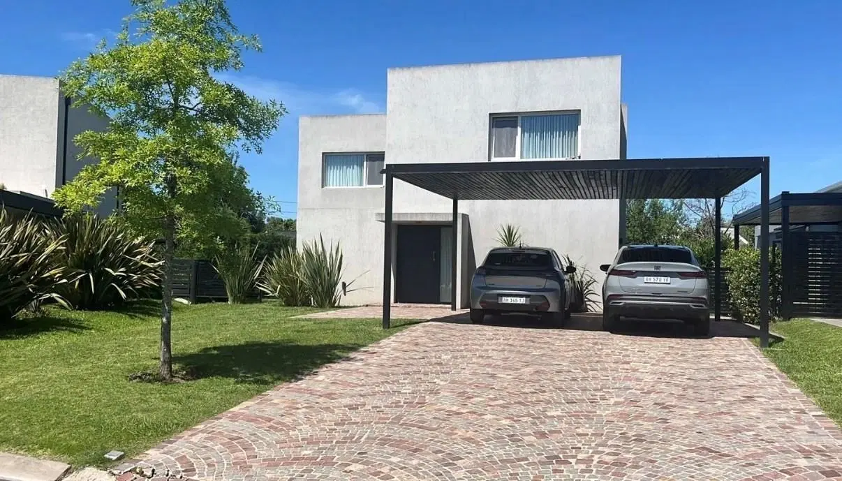 Casa Chalet en Venta en Ayres Plaza, Pilar, G.B.A. Zona Norte 1