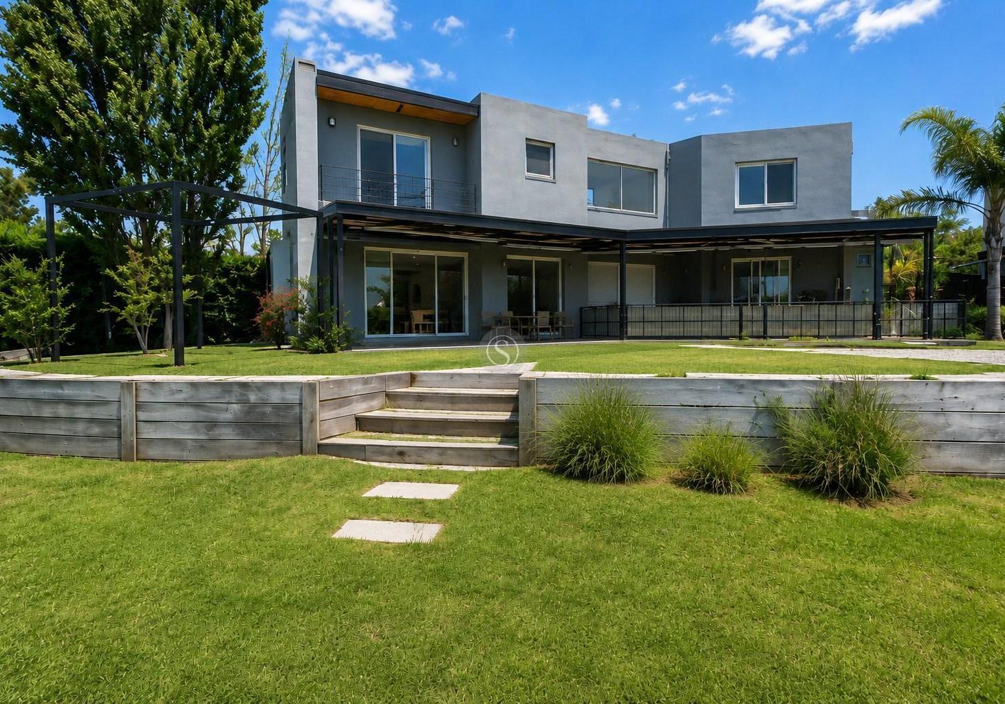 Casa en Venta en El Cantón, Escobar, G.B.A. Zona Norte a la Laguna. Pileta. Dependencia