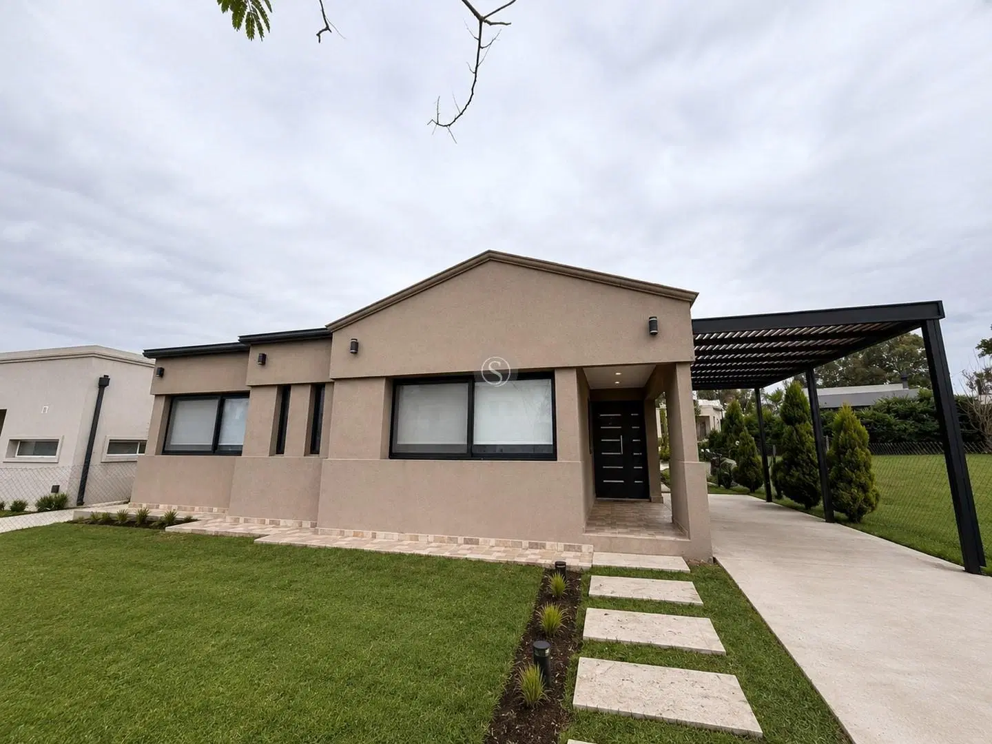 Casa en Alquiler en Santa Elena, Pilar del Este, Pilar 2