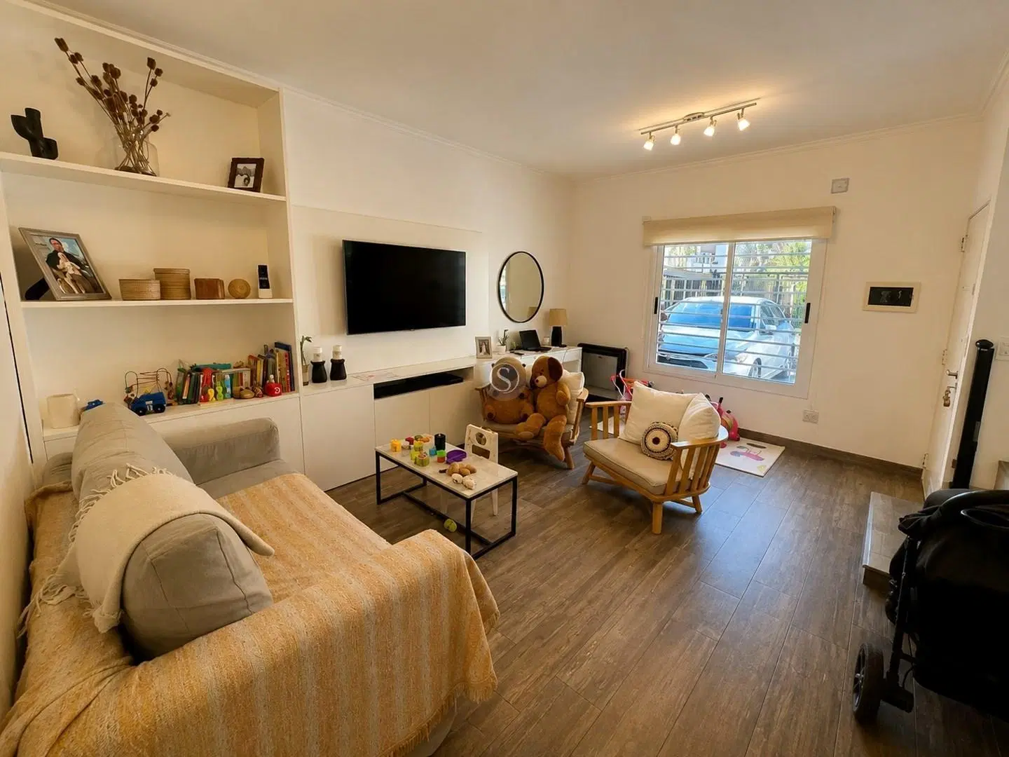 Casa Triplex  en Venta en De Vicenzo Grande, Del Viso, Pilar 2