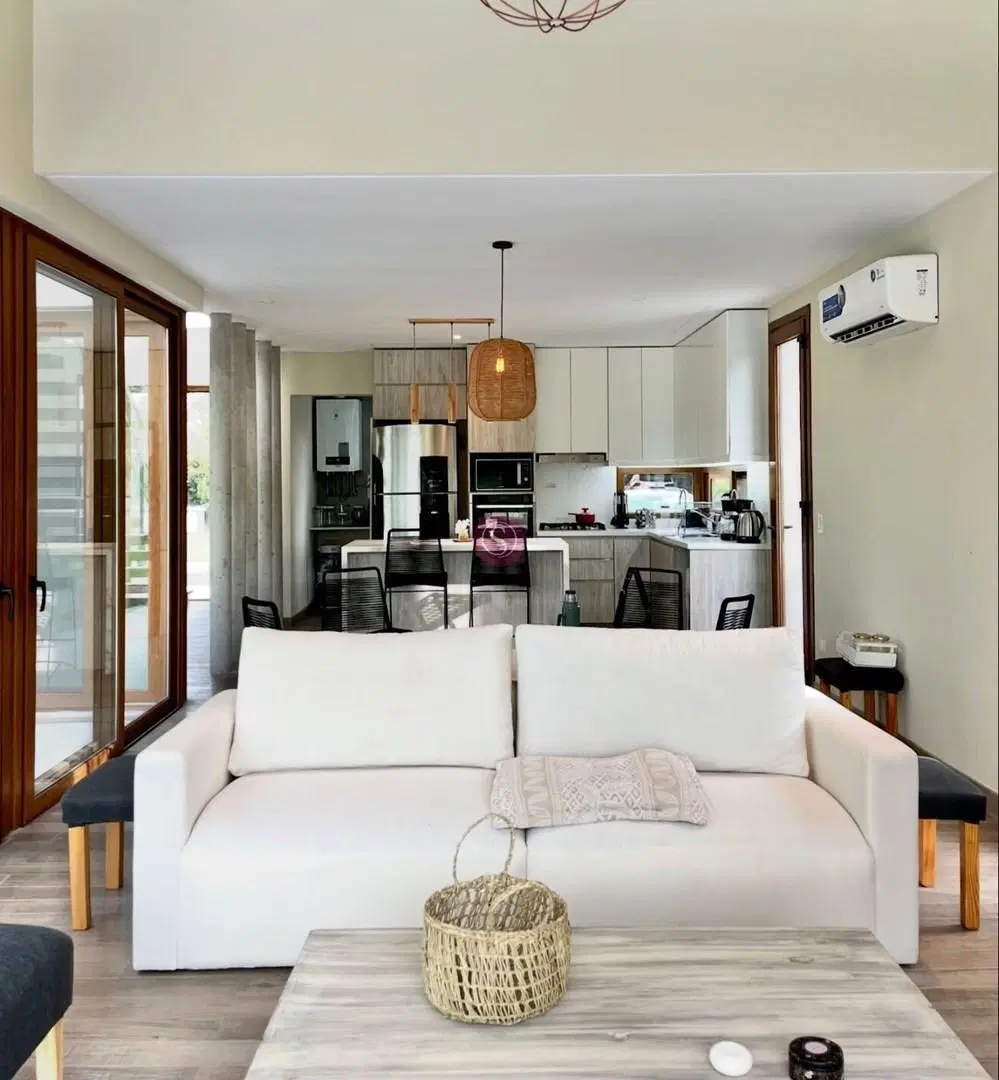 Casa  en Alquiler en Santa Guadalupe, Pilar del Este, Pilar 5
