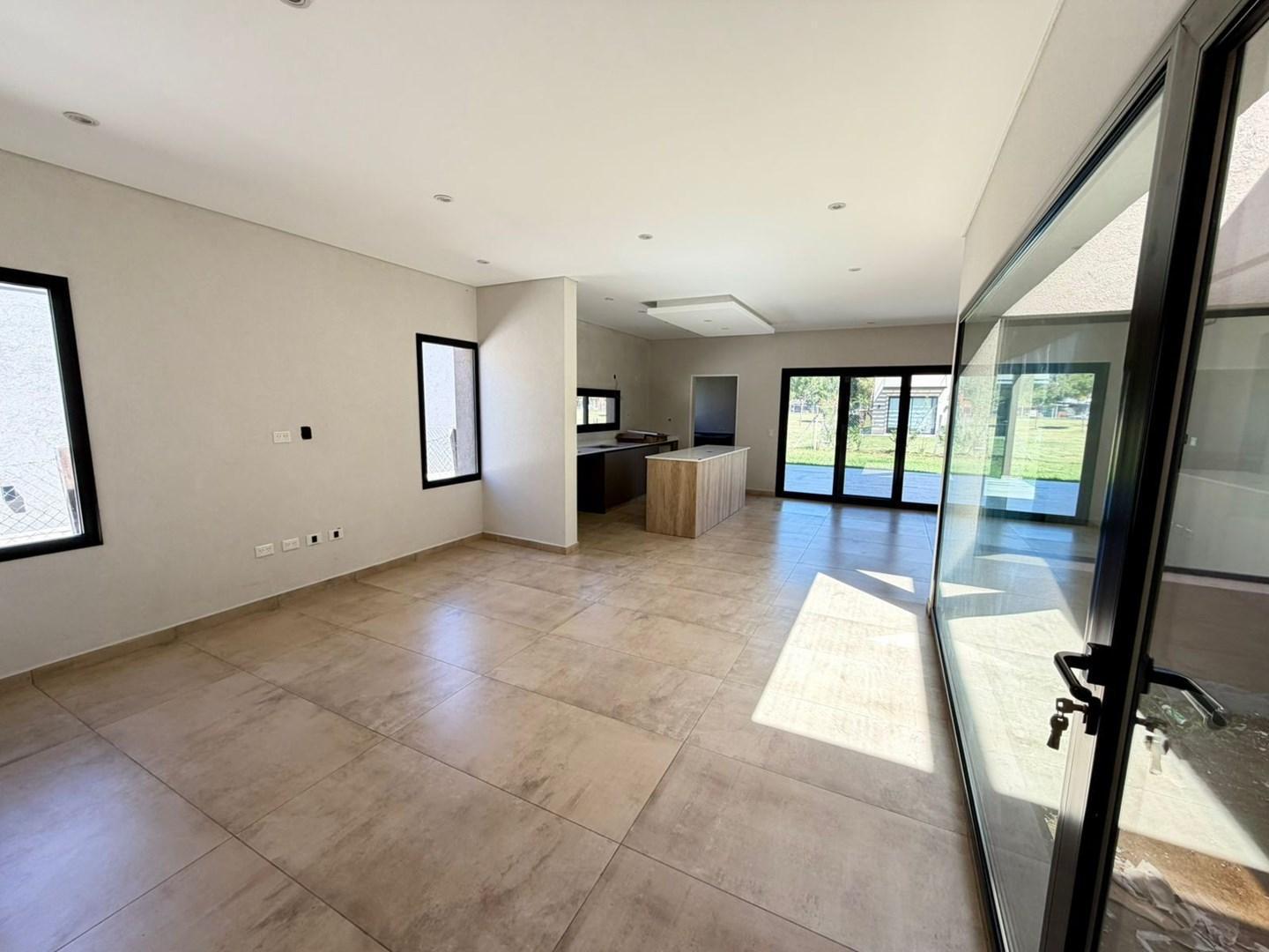 Foto de Casa en Alquiler en Santo Tomas, Derqui, Pilar, imagen 3