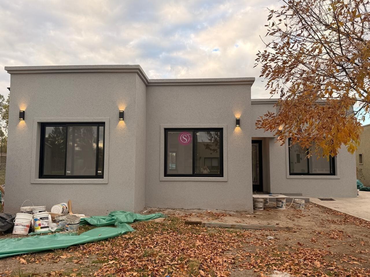 Casa  en Venta en Santa Lucía, Pilar del Este, Pilar