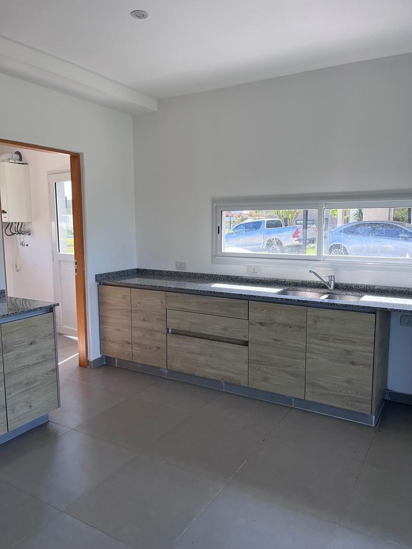 Foto de Casa Chalet en Alquiler en El Cantón, Escobar, G.B.A. Zona Norte, imagen 3