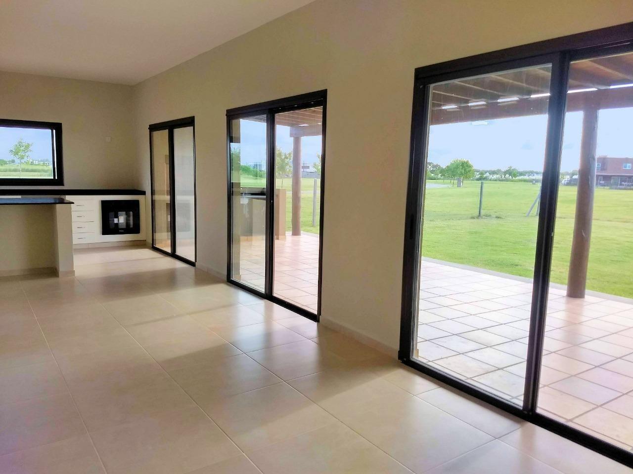 Foto de Casa en Venta en Riberas, Puertos, Escobar. Financiación. Pileta, imagen 3