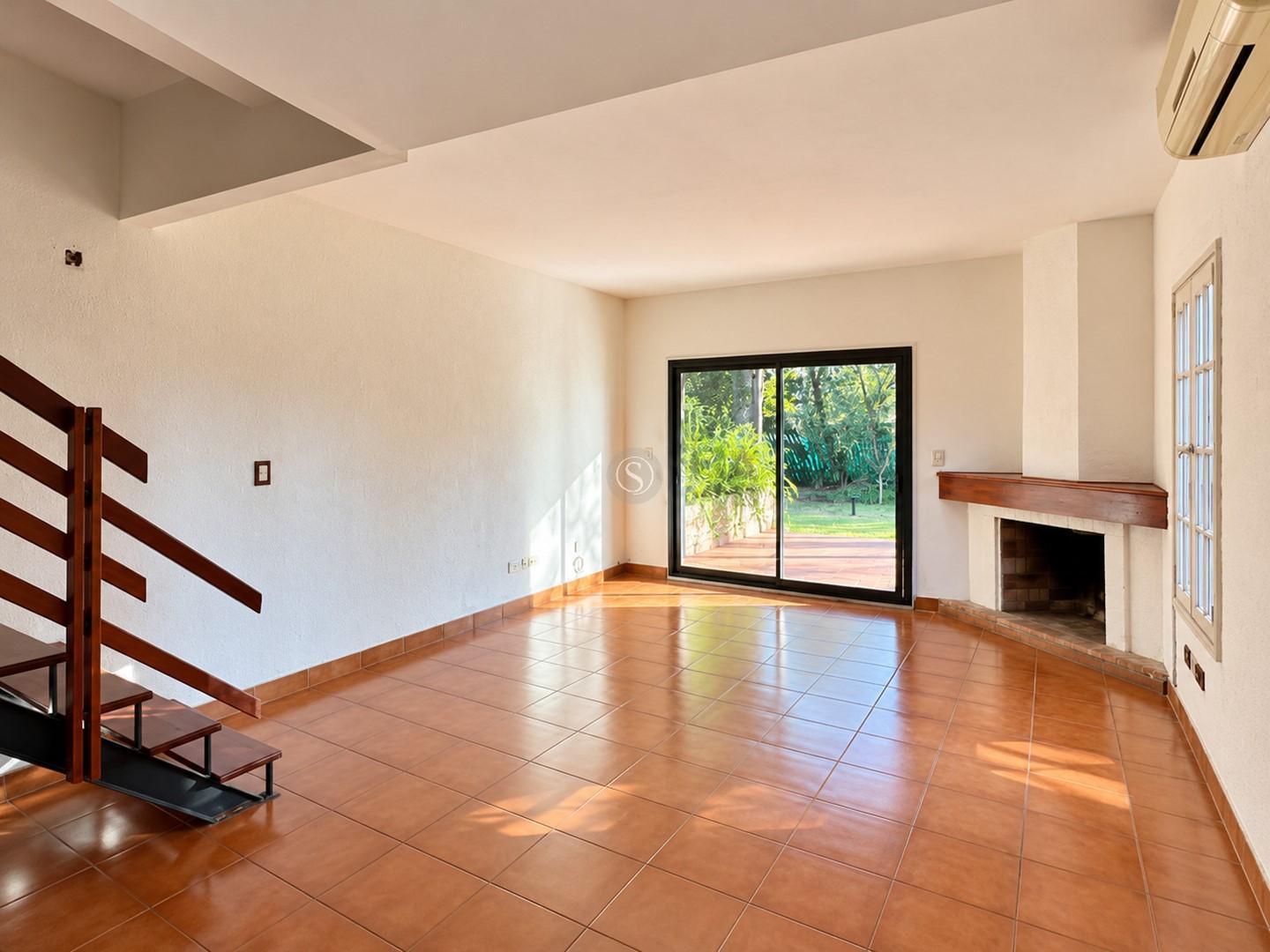 Foto de Casa Triplex en Alquiler en Pilar del Lago, Pilar, G.B.A. Zona Norte, imagen 2